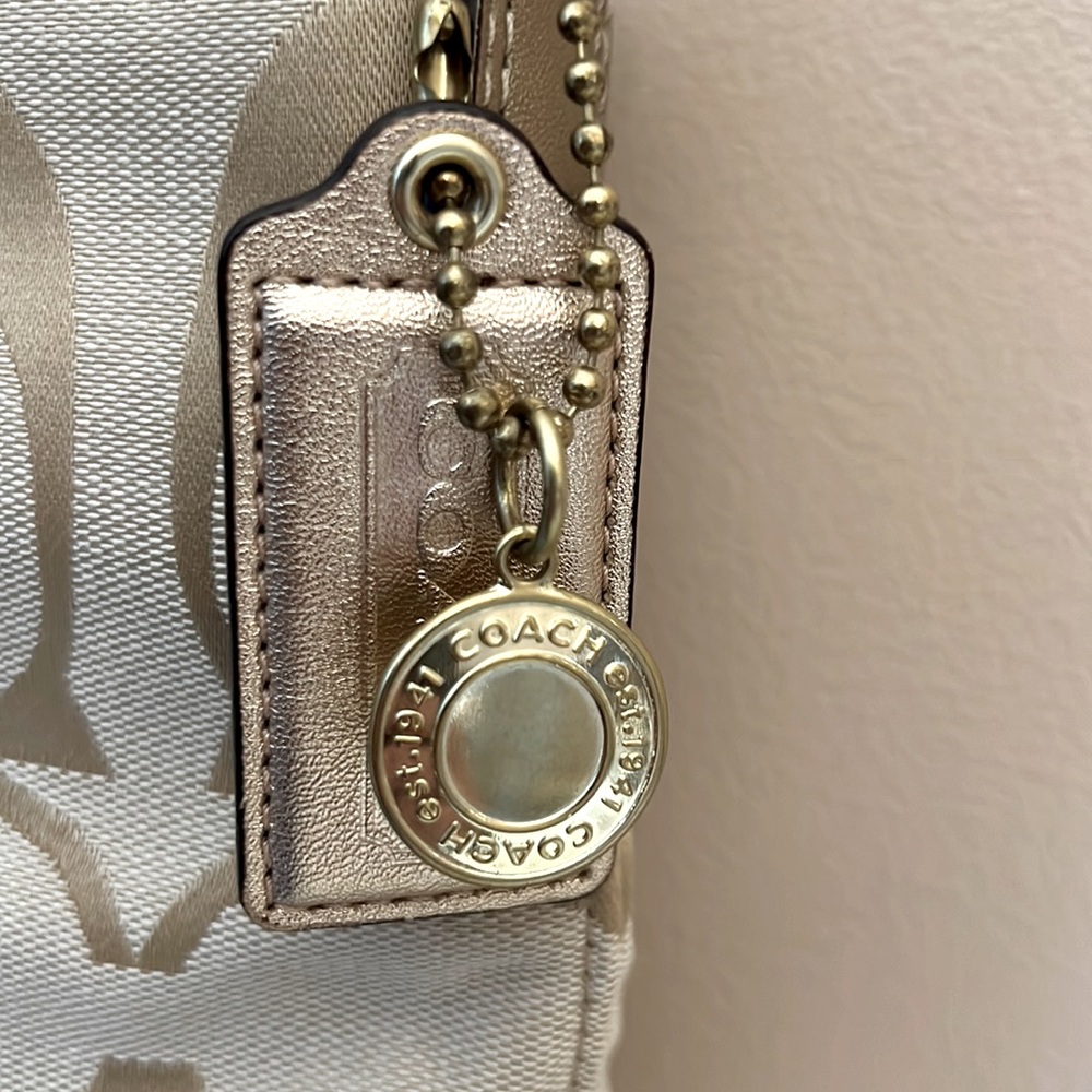 Coach Signature Canvas Crossbody Purse in New Condition - Picture 3 of 8